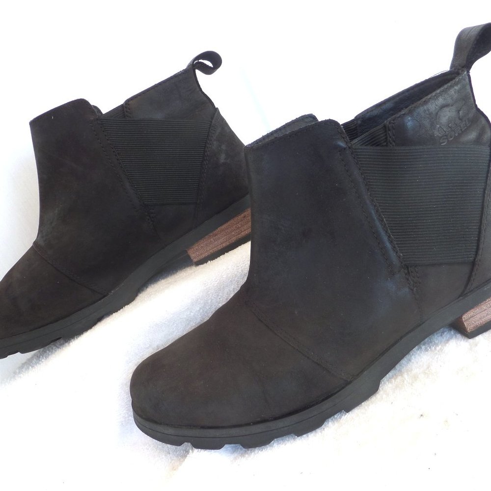 SOREL Black Leather Flat EMELIE™ CHELSEA Boots ***